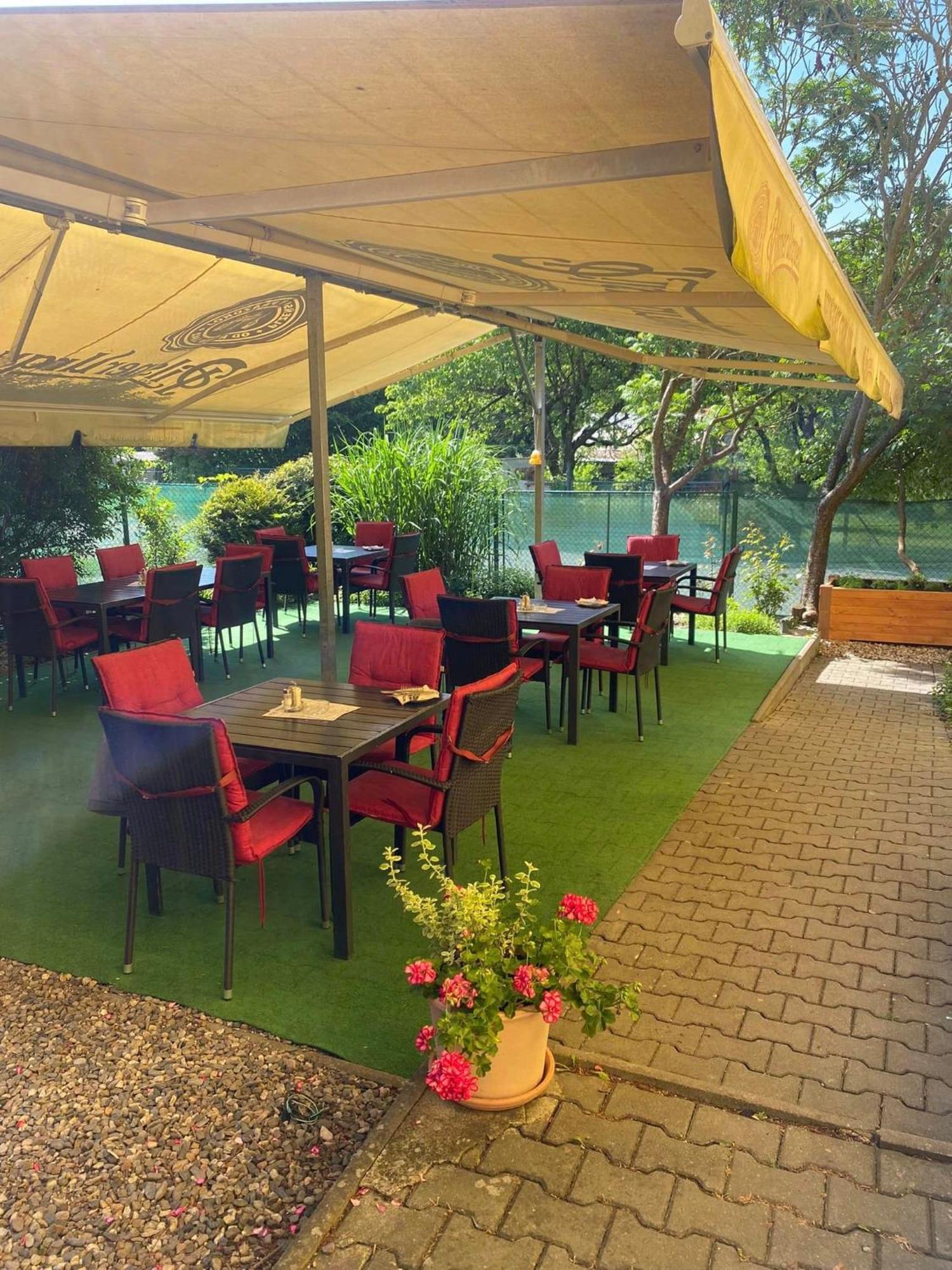 Restaurace Stara Lipa Hotel Česká Lípa Екстериор снимка