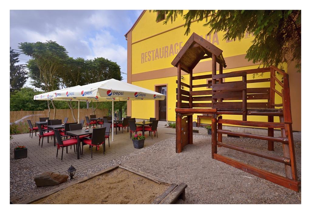 Restaurace Stara Lipa Hotel Česká Lípa Екстериор снимка