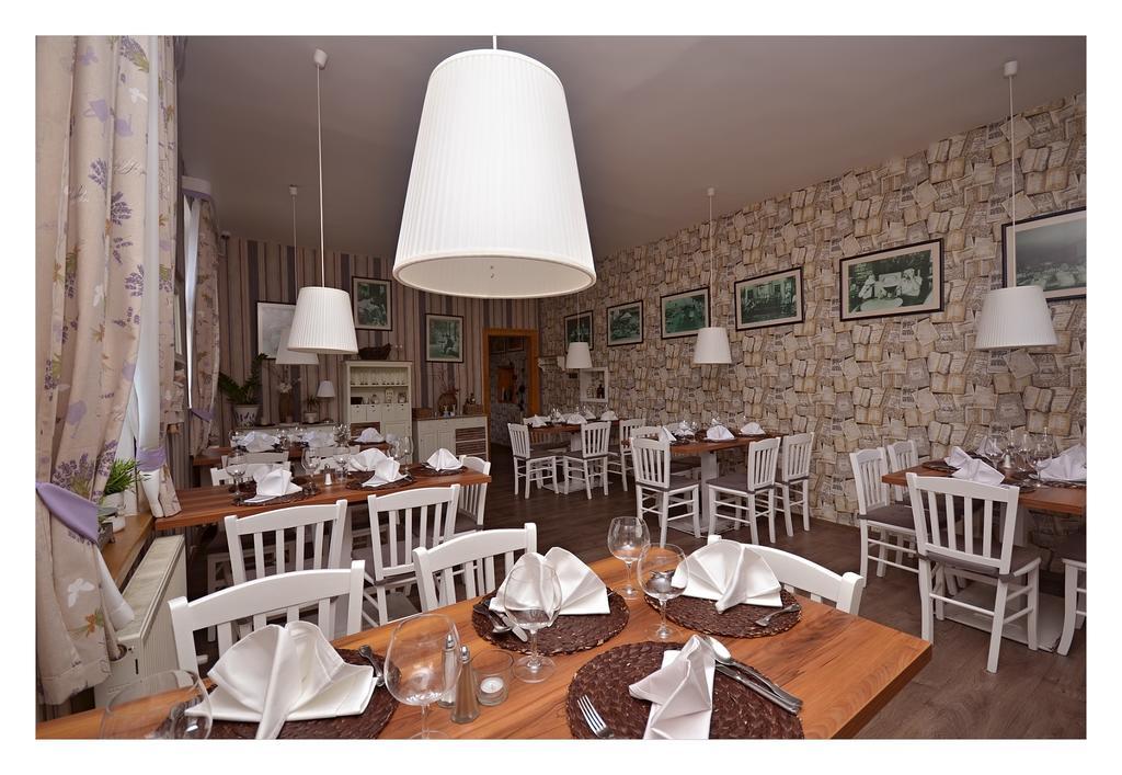Restaurace Stara Lipa Hotel Česká Lípa Екстериор снимка