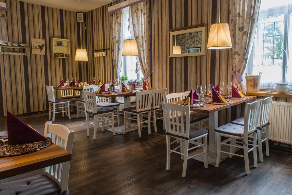 Restaurace Stara Lipa Hotel Česká Lípa Екстериор снимка
