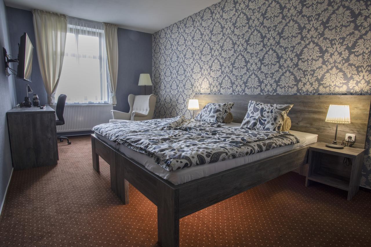 Restaurace Stara Lipa Hotel Česká Lípa Екстериор снимка